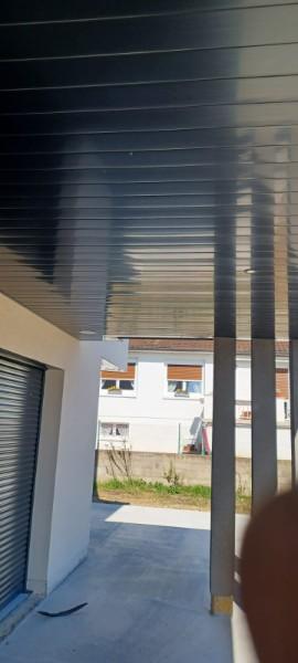 Pose de spots extérieurs et enceintes encastrées connectées aux smartphones à Oissel