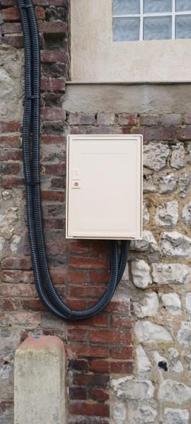 pose de coffret EDF pour une mise en service provisoire